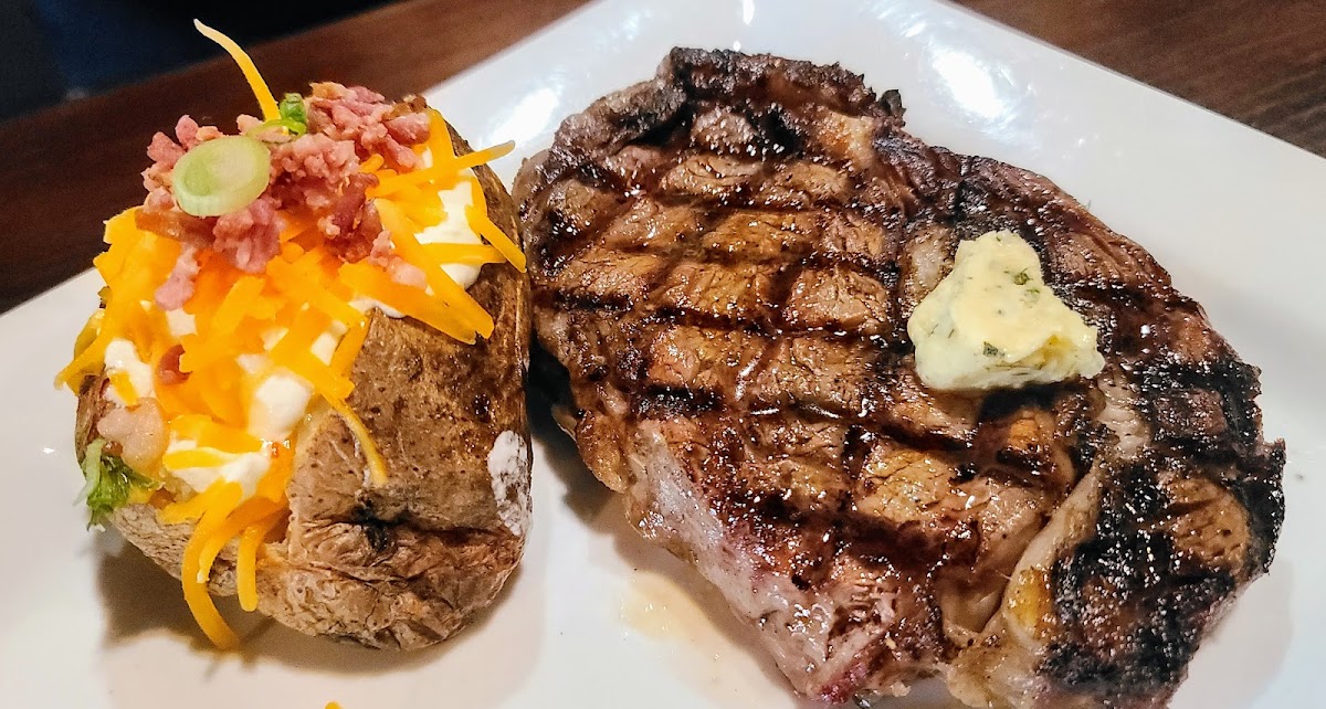 Filet Steak and Seafood Photo 8