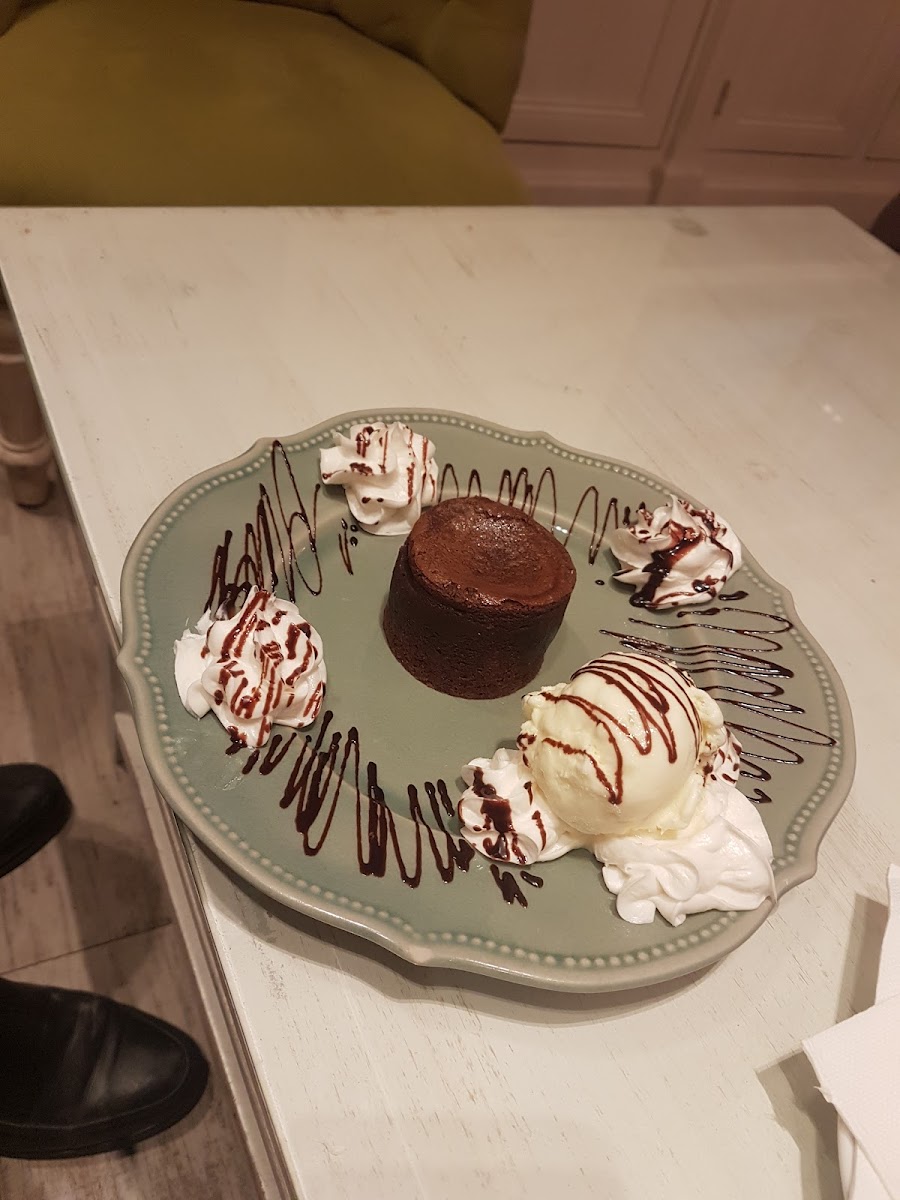 SHOW OFF Tea Salon Photo 7