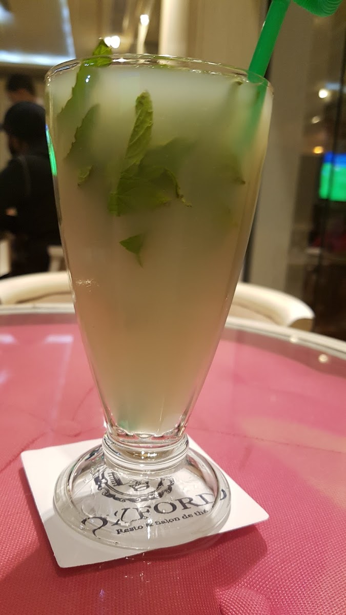 SHOW OFF Tea Salon Photo 8