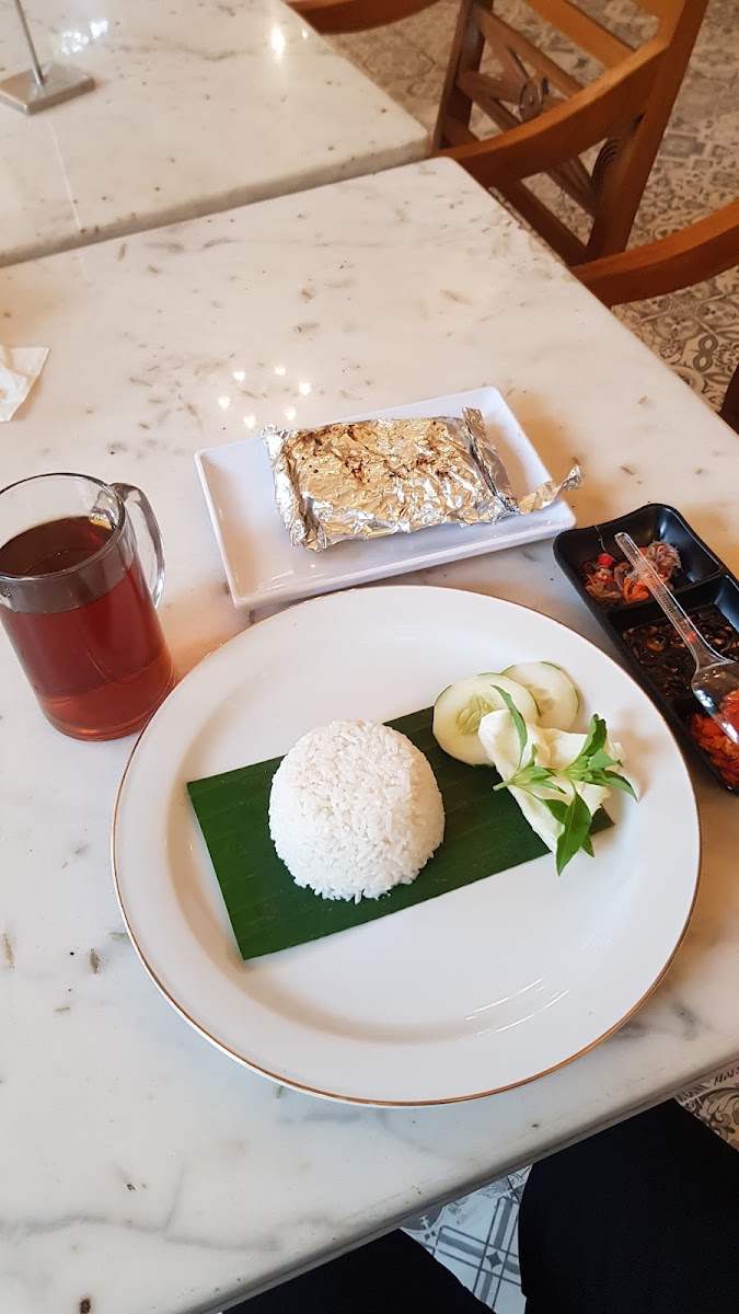 Ningrat Cafe Tuban Photo 7