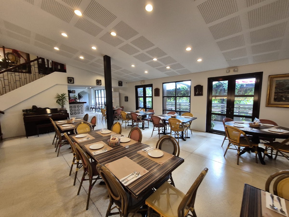 Warung Kapitolyo