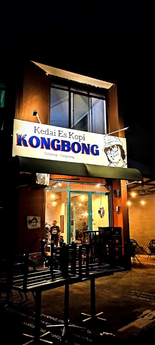 Kedai Es Kopi KONGBONG, Tjiledoeg