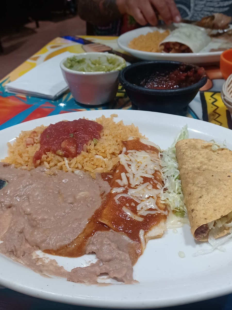 El Mezcal Mexican Grill Photo 9
