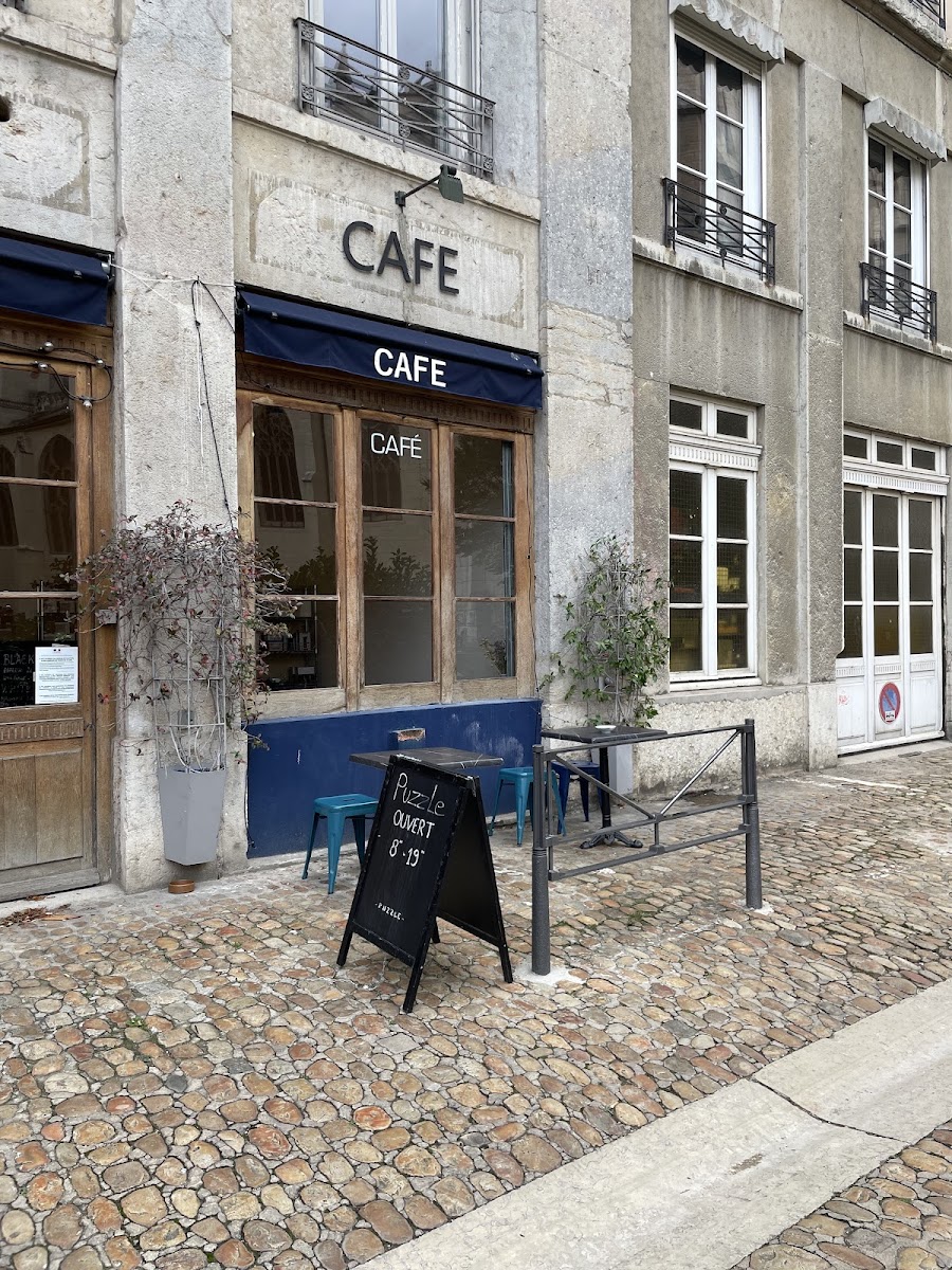 Puzzle Cafe