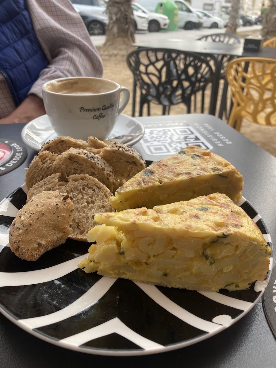D'El Alma Café Photo 6