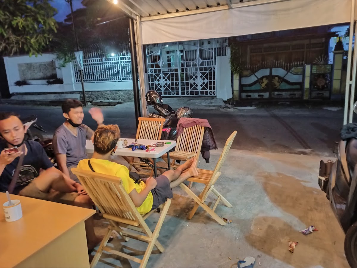 Q - LA Game & Angkringan Photo 3
