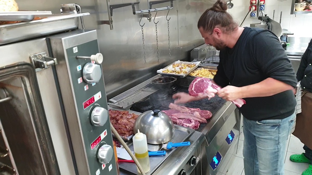 VILLAGE Grill & Kitchen Photo 2