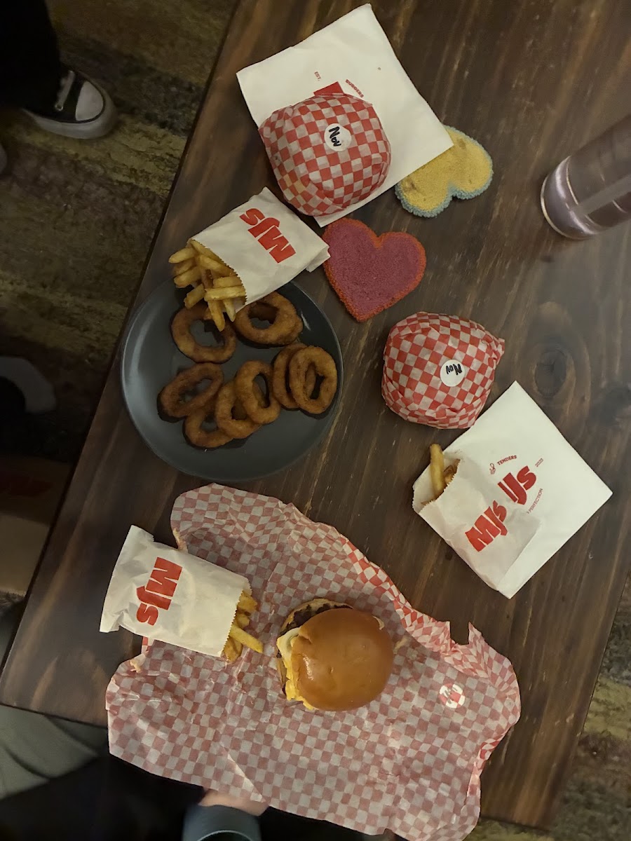 MJs Burgers Photo 10