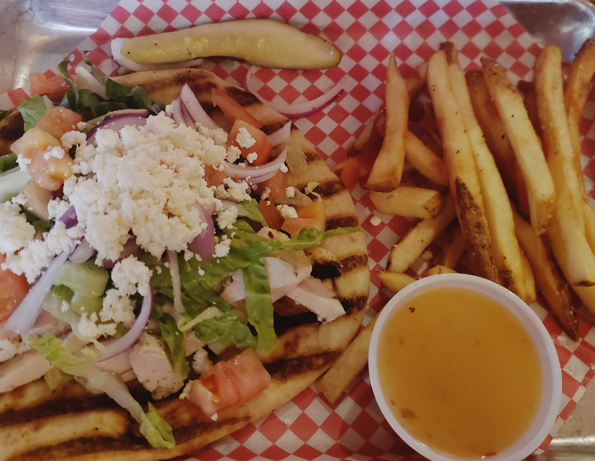 Gobbie's Sports Pub & Eatery Photo 8