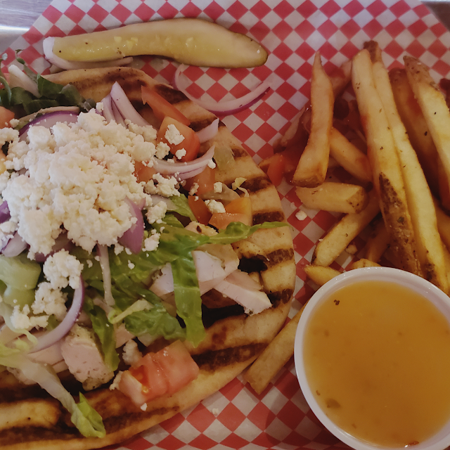 Mediterranean Chicken Pita