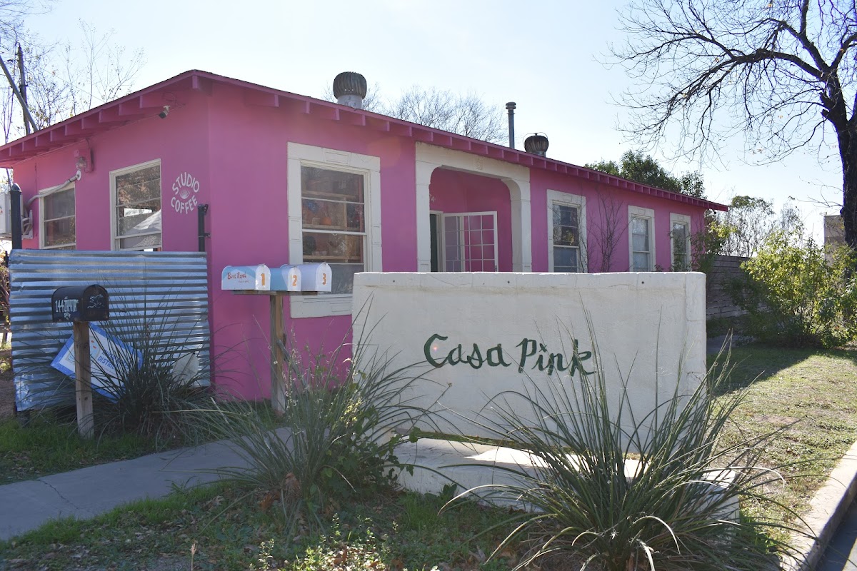 Casa Pink Studio Coffee Photo 3