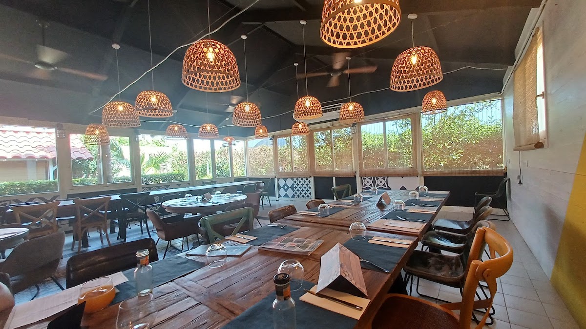 Blue House Restaurant (solo clientes bravo playa)