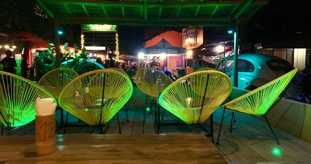 Tiki Bar Bantayan