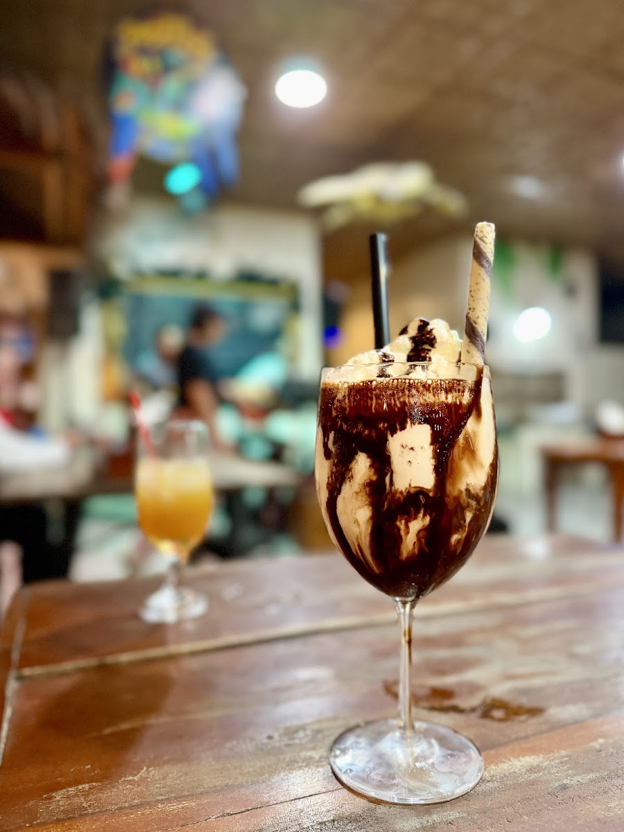 Tiki Bar Bantayan Photo 4