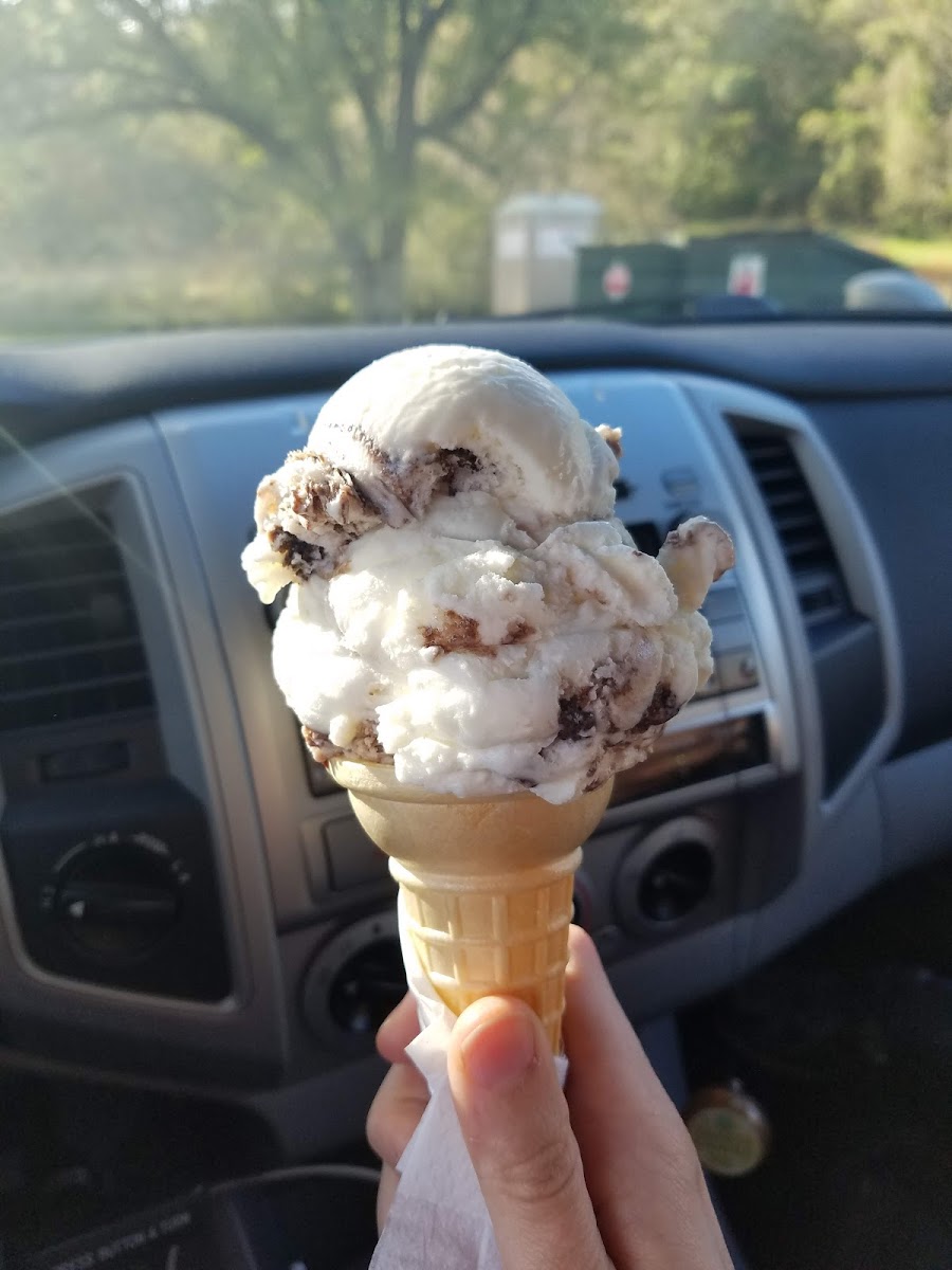 3B Ice Cream (Dauphin) Photo 7