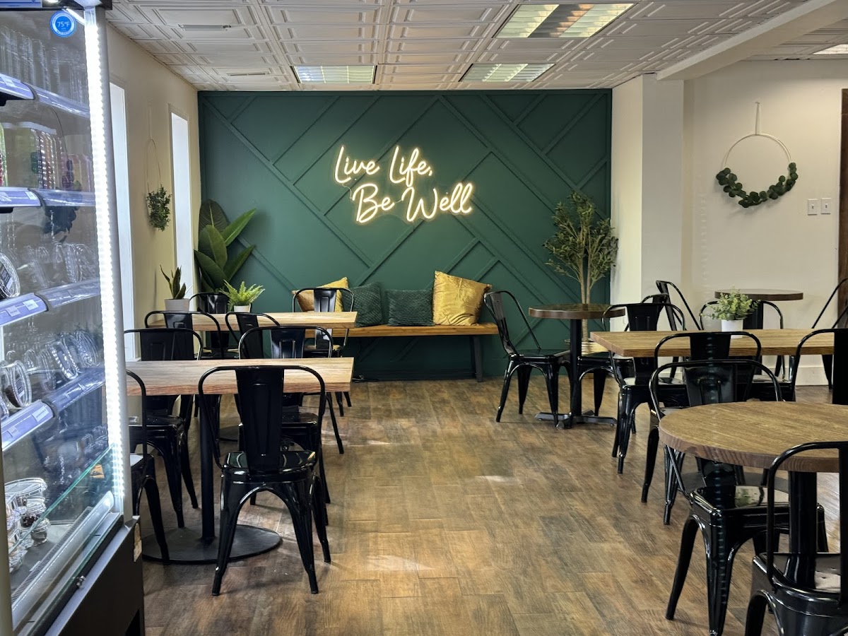J+B Wellness Cafe - Wildwood Photo 6