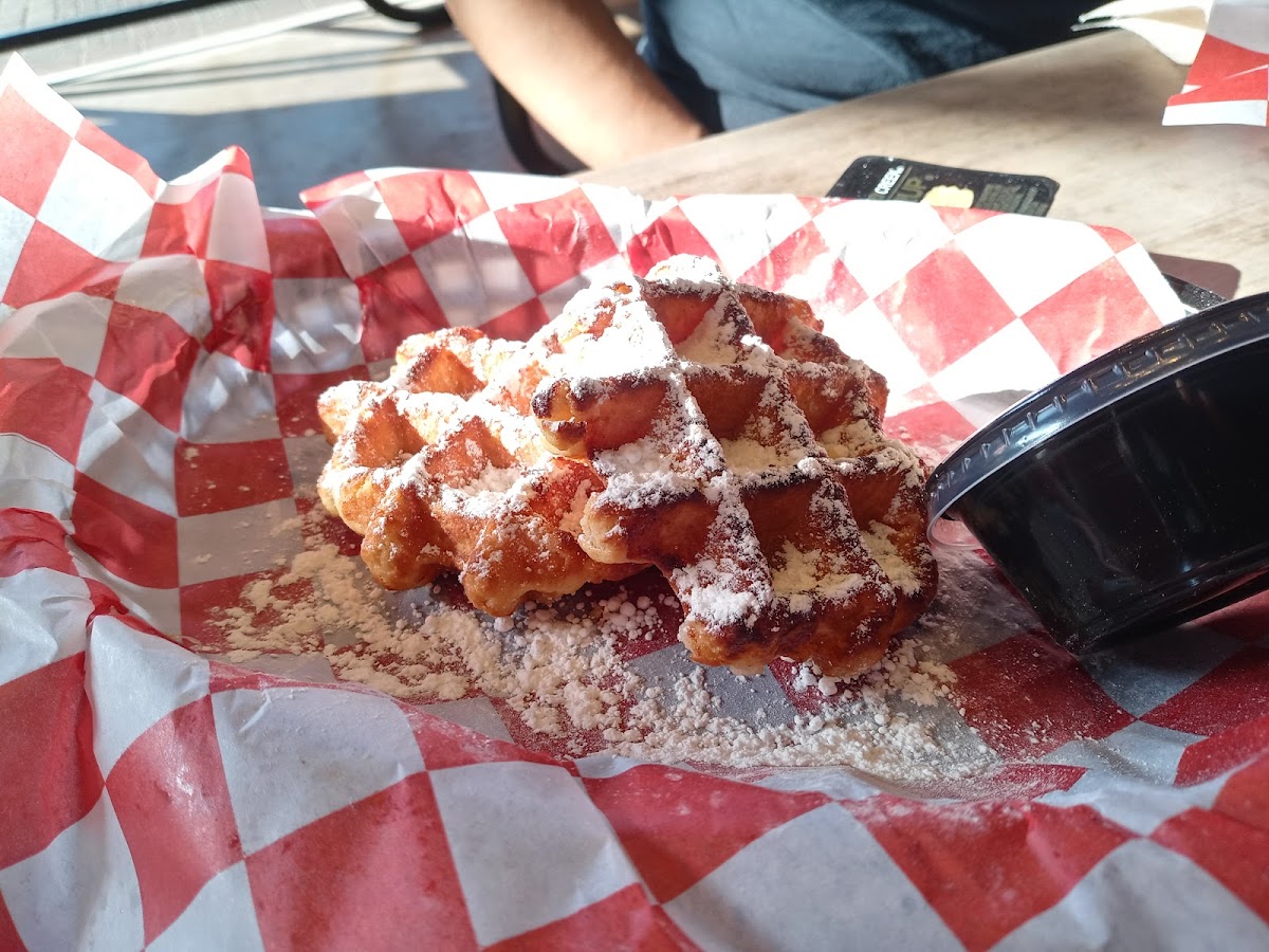 Hattie B's Hot Chicken Photo 6