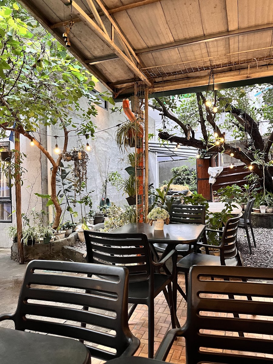Olivia's Garden Cafe - Nova Photo 3