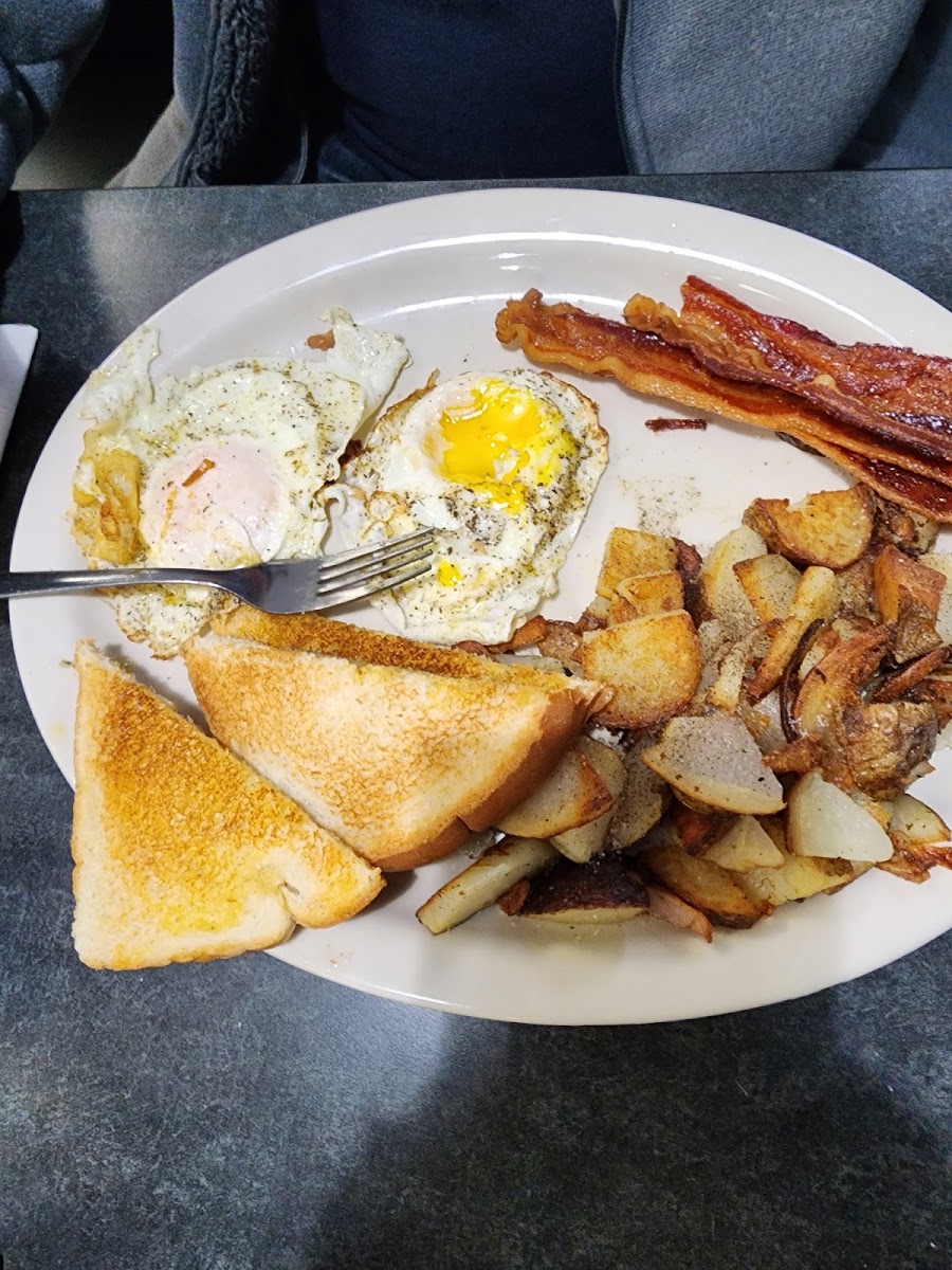 The Dive Bar and Grill Photo 6