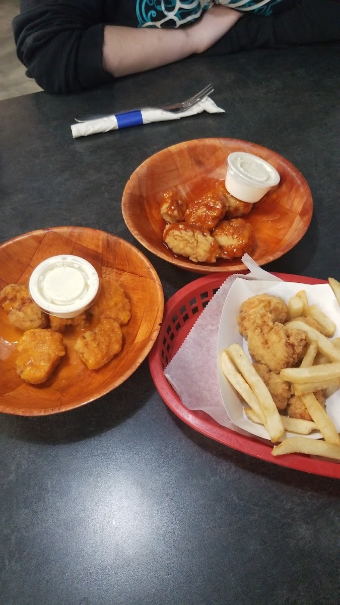 The Dive Bar and Grill Photo 9