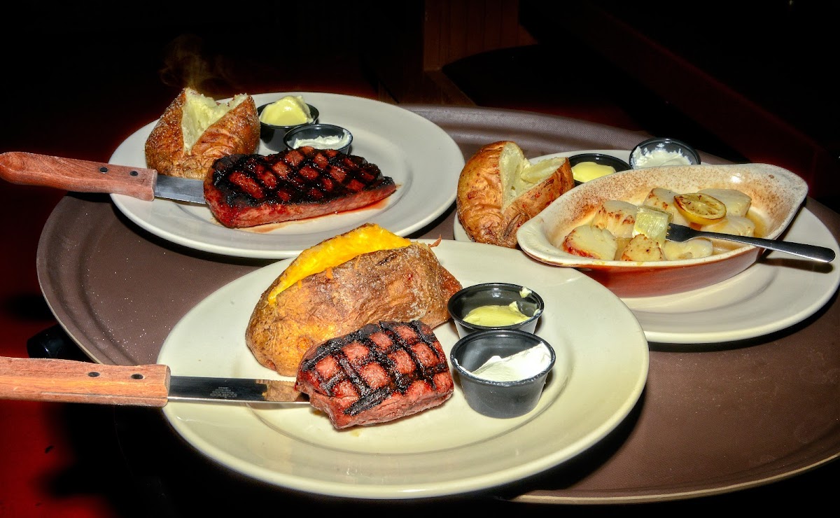 Lake Park Steakhouse Photo 2