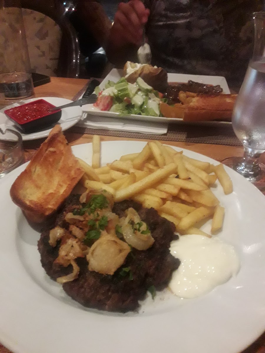 Restaurant Farmer's Steakhouse Photo 10