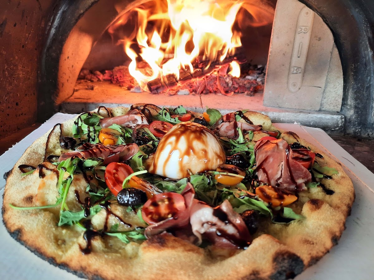 Sunny Pizzas Photo 3