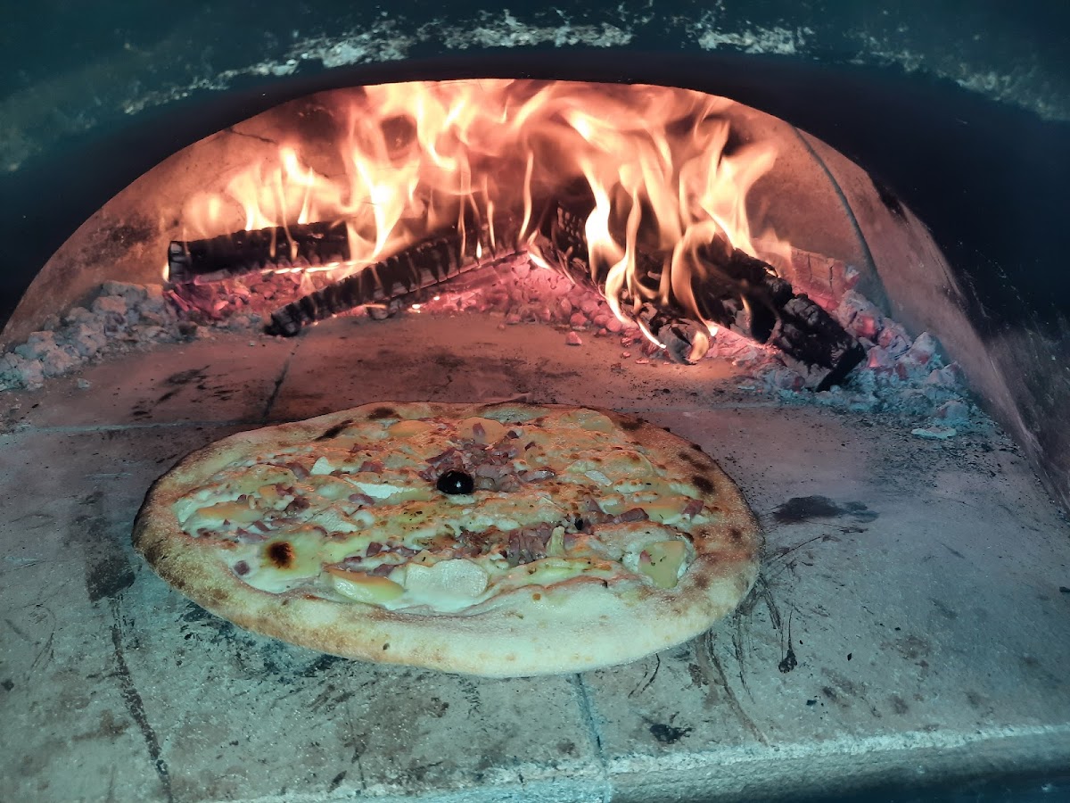 Sunny Pizzas Photo 7
