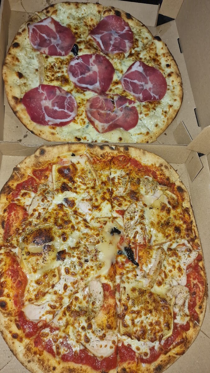 Sunny Pizzas Photo 9