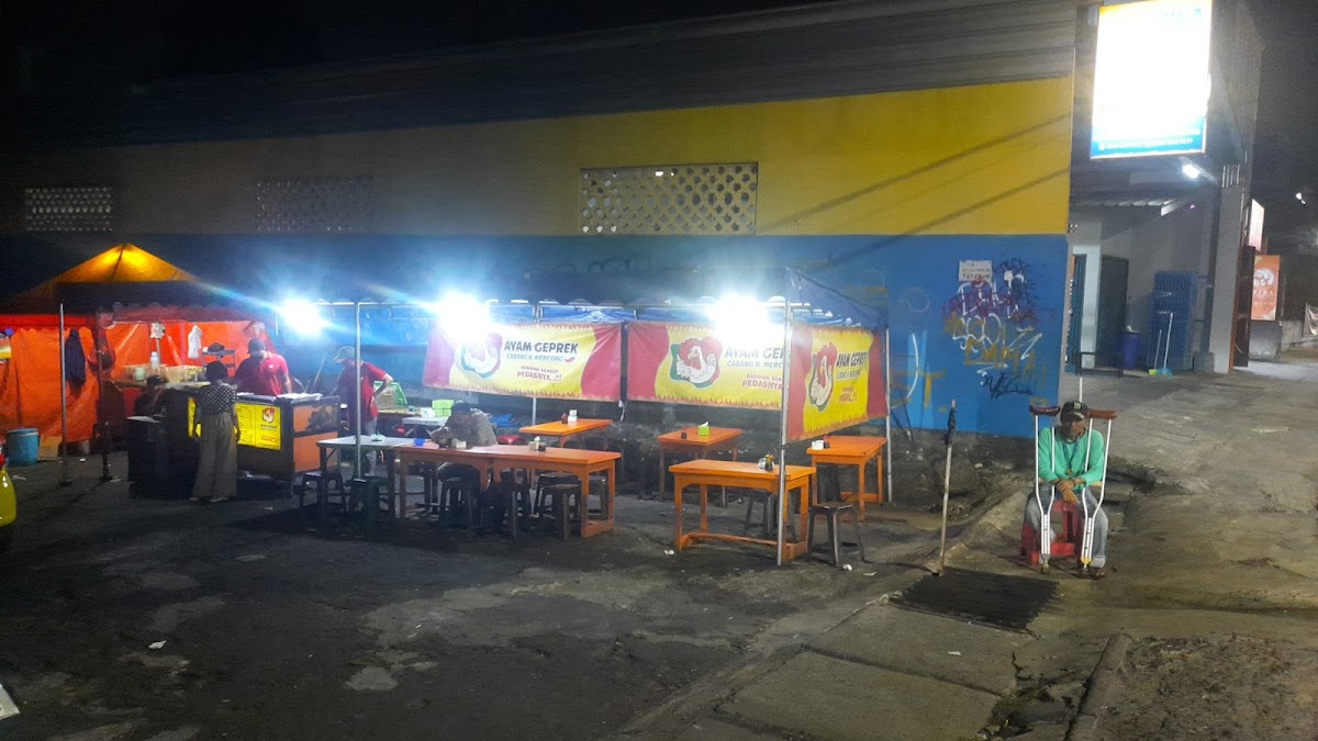AYAM GEPREK JL H.MENCONG