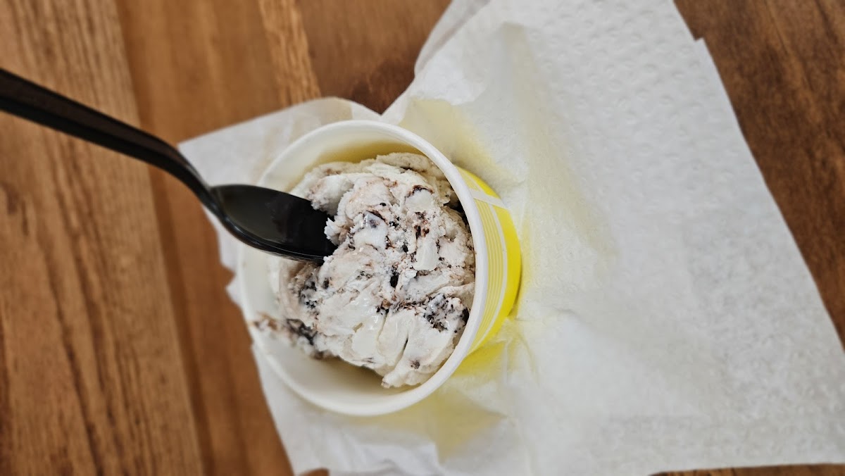 Mia's Ice cream Photo 5