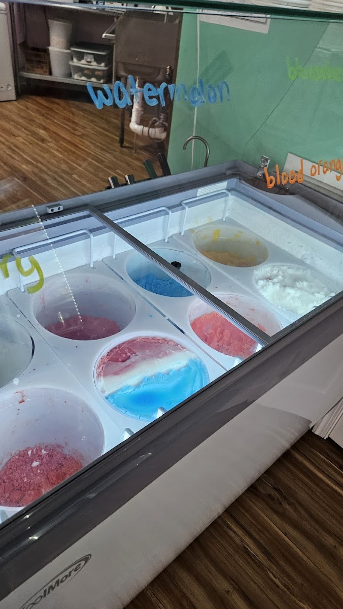Mia's Ice cream Photo 6