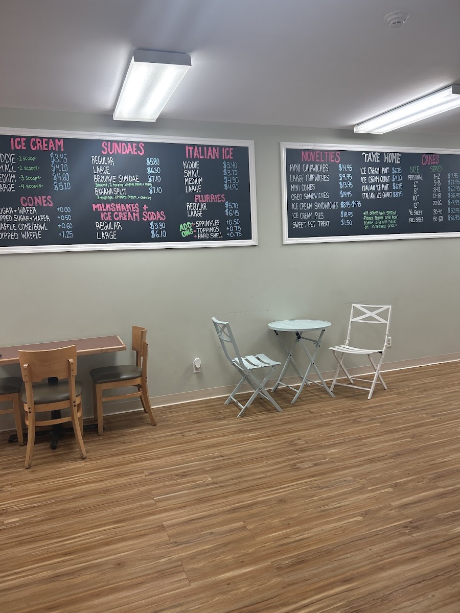 Mia's Ice cream Photo 8