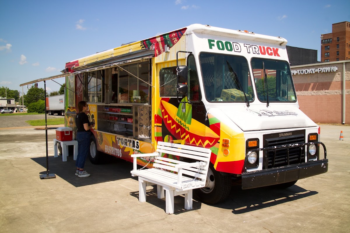 La Patrona Food Truck Photo 3