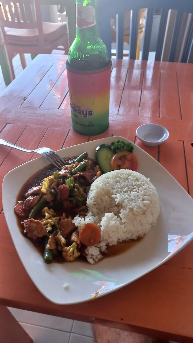 Warung Happy Monkeys Photo 6