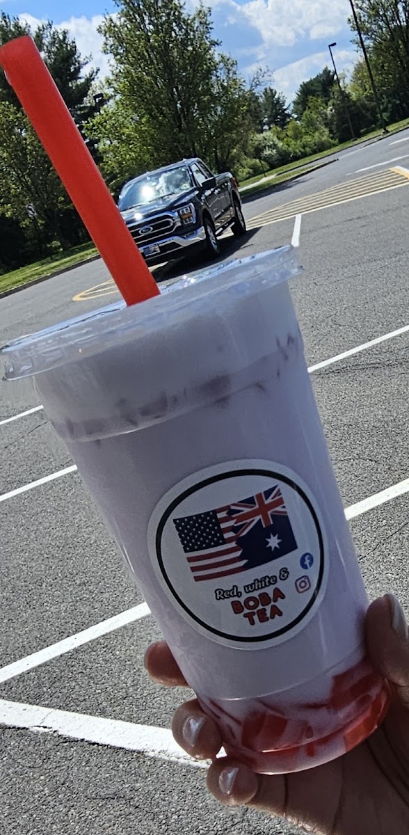 Red, White and Boba Tea Photo 4
