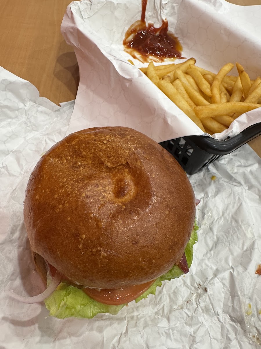 Fam Burger Photo 7