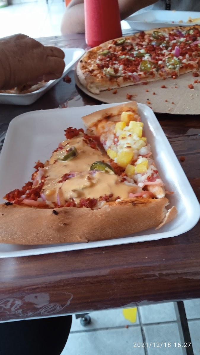 Pizzas Char Photo 7