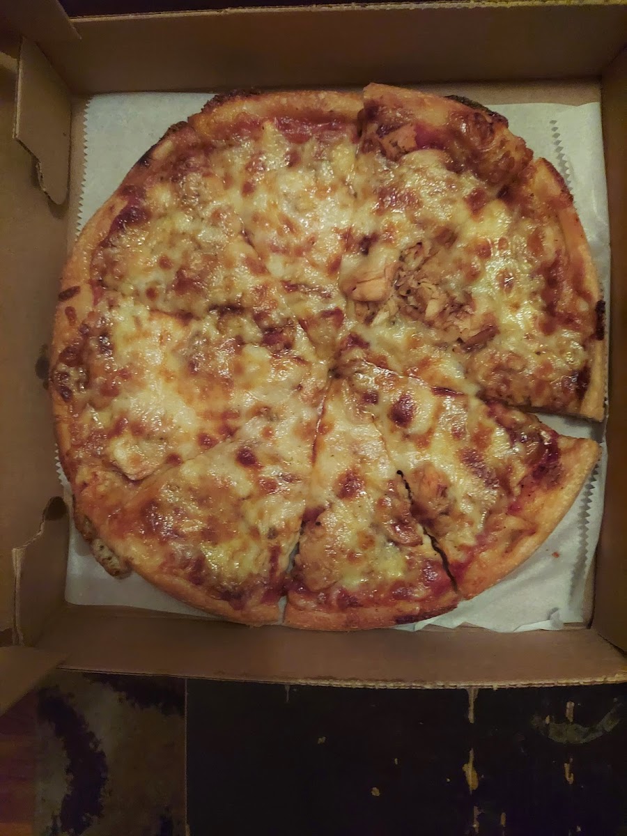 Classic Pizza Photo 6