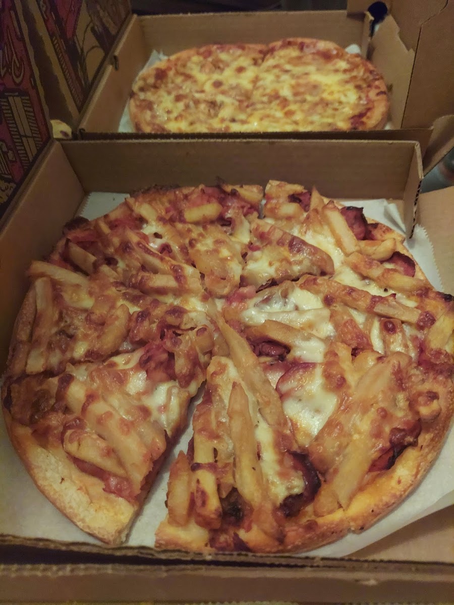 Classic Pizza Photo 8