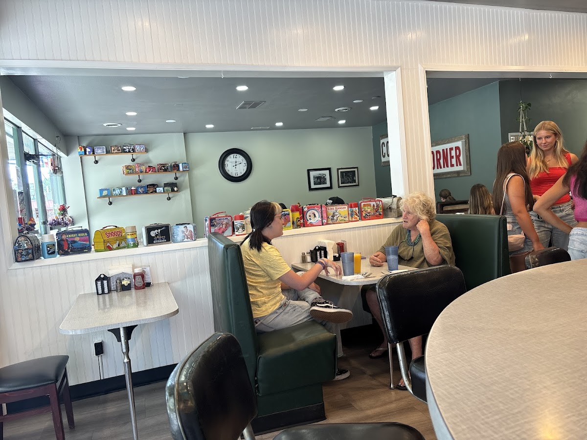 The Lunchbox Diner Photo 4