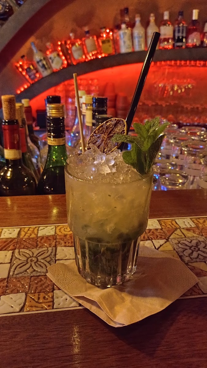 Habana Bar Photo 4