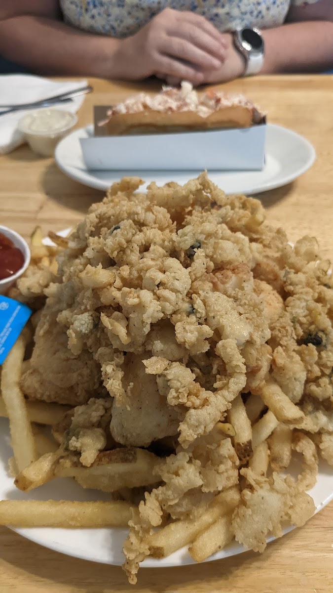 Comeau's Seafood Restaurant Photo 8