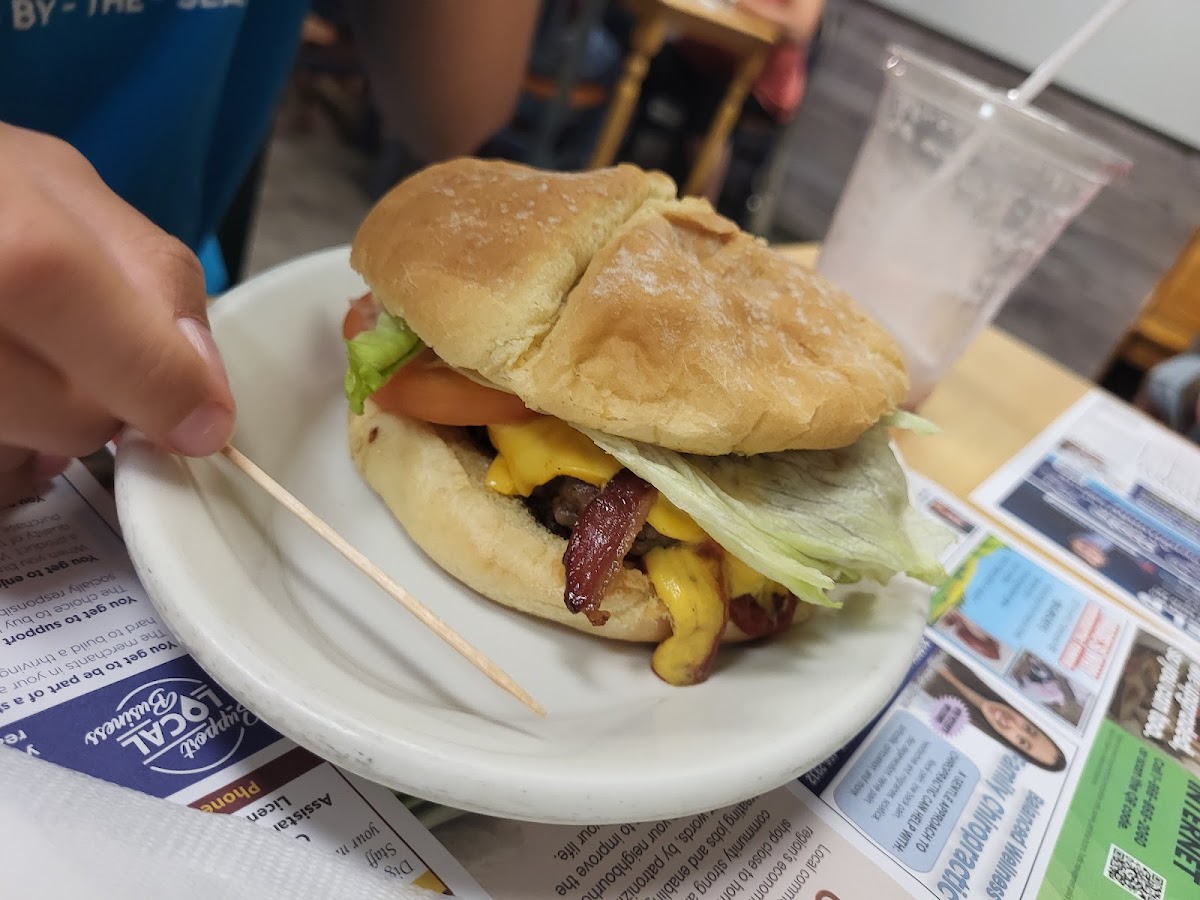 Comeau's Seafood Restaurant Photo 9
