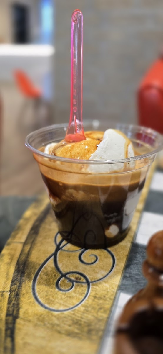 Friends Ice Cream and Coffee Photo 6
