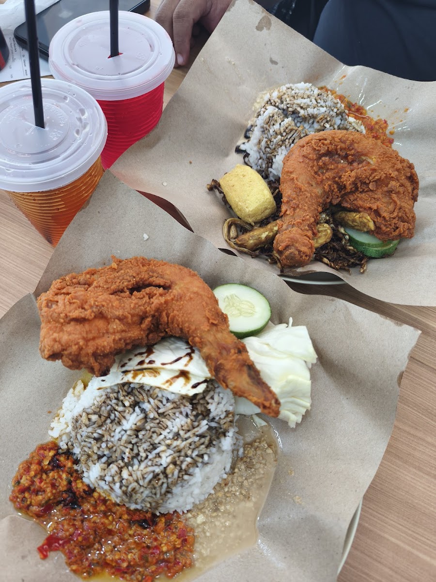 Ayam Gepuk Hana Photo 4