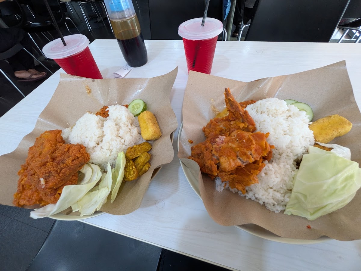 Ayam Gepuk Hana Photo 9