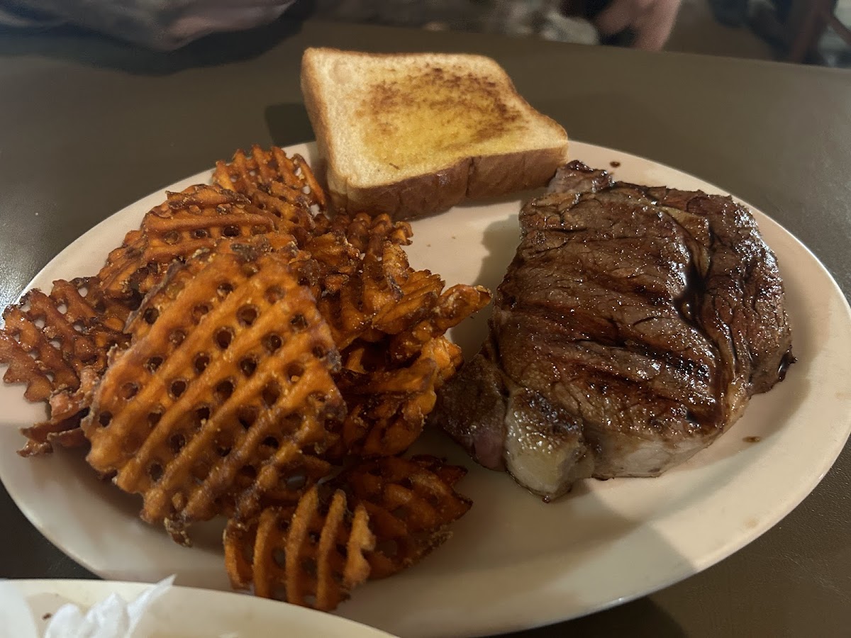 Reeves Fish & Steak House Photo 2