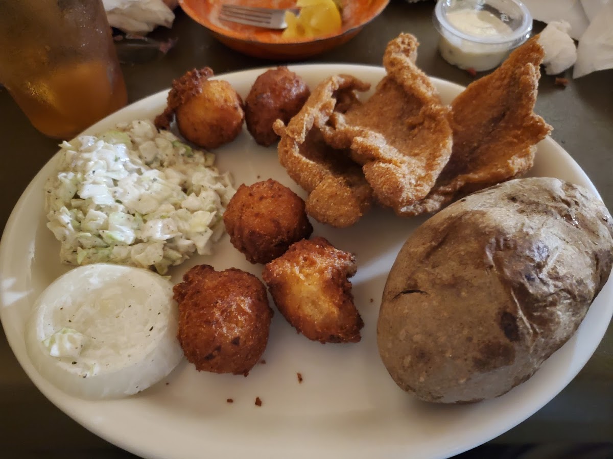 Reeves Fish & Steak House Photo 8