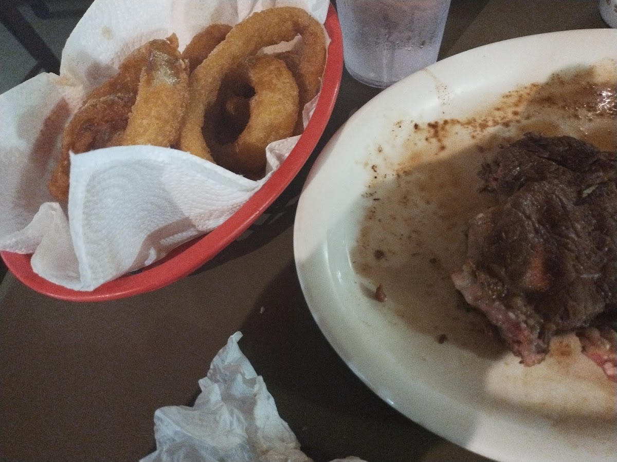 Reeves Fish & Steak House Photo 9